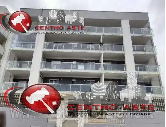 Appartamento in asta a Bari