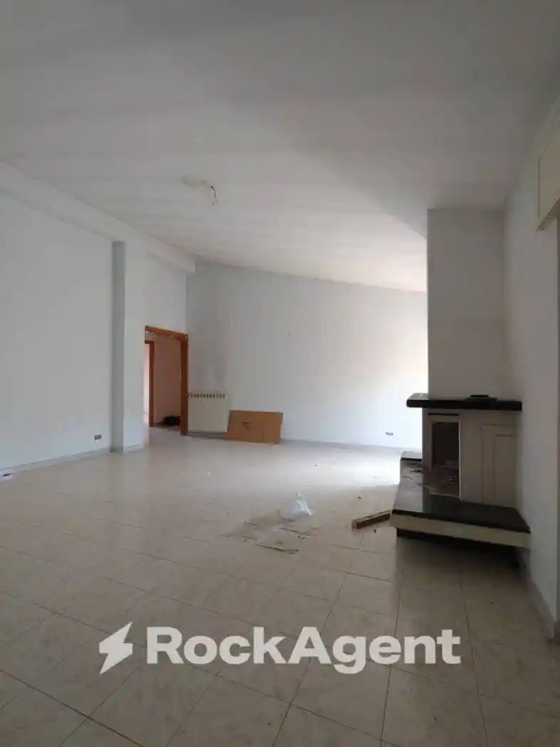 Trilocale via Flaminia, 124, Centro, Rignano Flaminio - foto 3