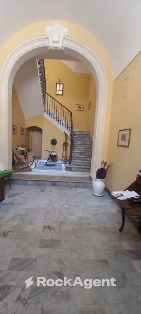 Palazzo - Edificio in vendita a Brindisi