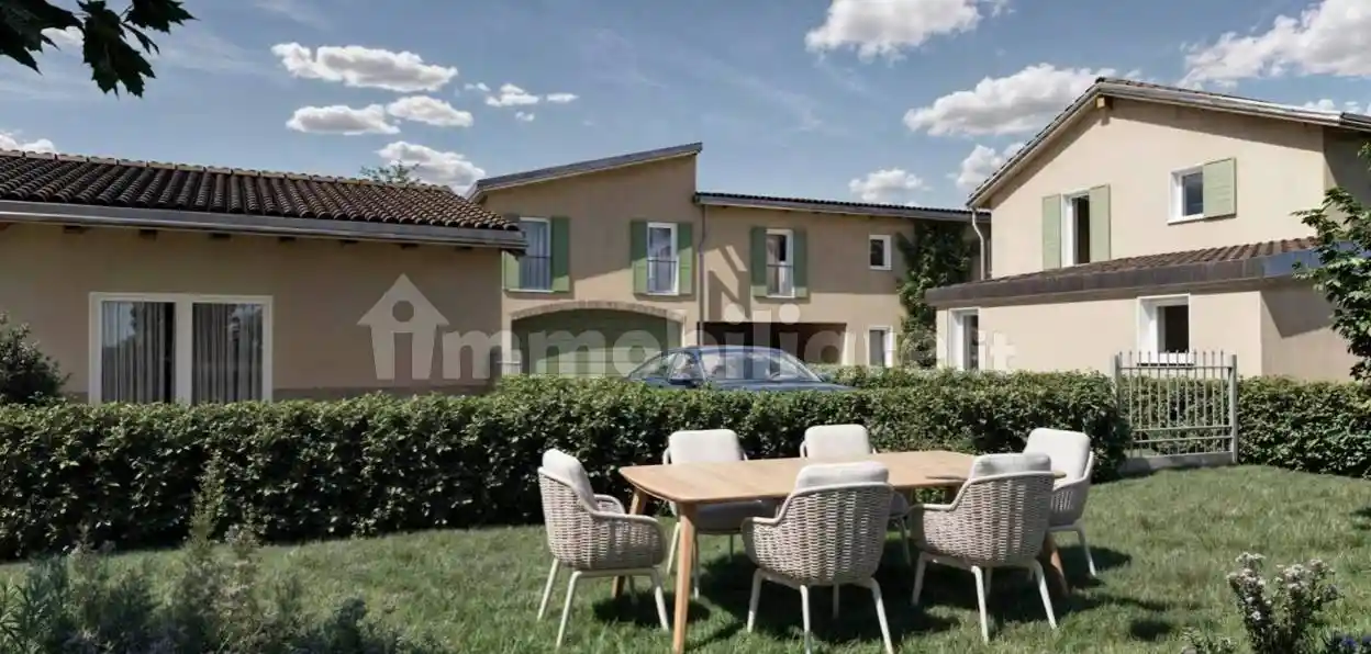 Casa indipendente in vendita a Reggio Emilia