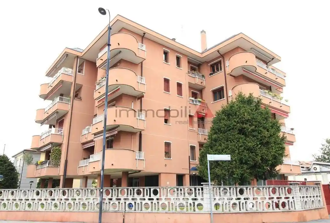 Trilocale ottimo stato, quarto piano, Segrate Centro, Segrate - foto 2