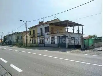 Casa indipendente in asta a Candia Lomellina