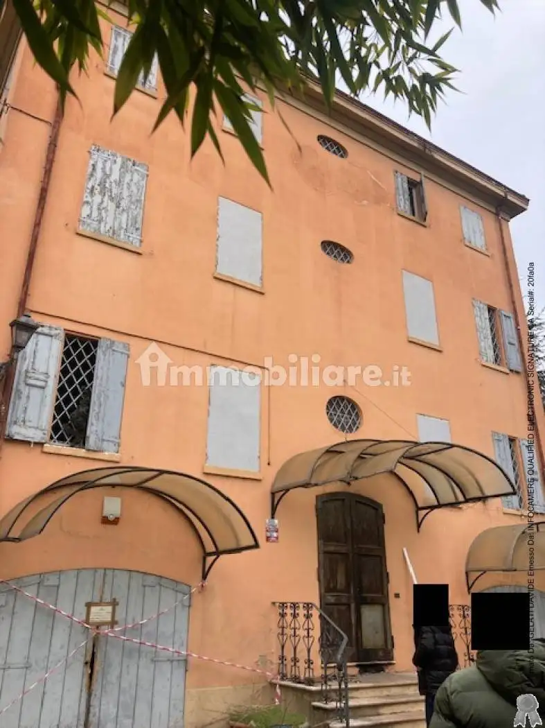 Villa in asta a Modena