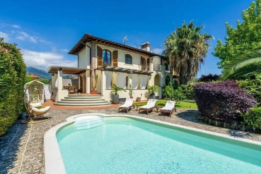 Villetta a schiera in affitto a Seravezza