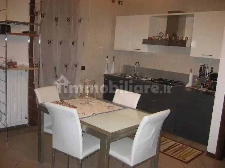 Trilocale via Sandro Pertini 44, Centro, Bosaro - foto 2