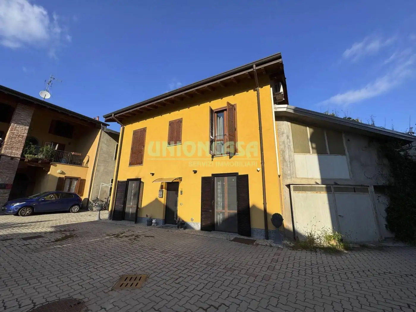 Appartamento in vendita a Lonate Ceppino