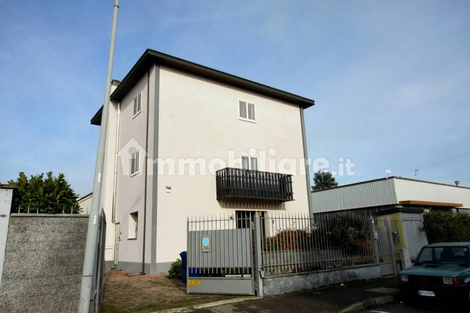 Palazzo - Edificio in vendita a Assago