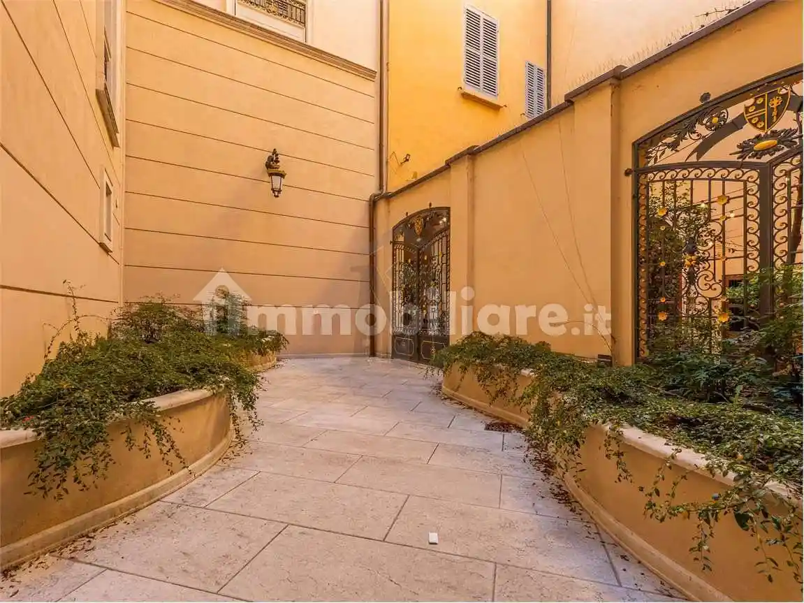 Appartamento via Don Francesco Crispi, 3, Centro Storico, Reggio Emilia - foto 3