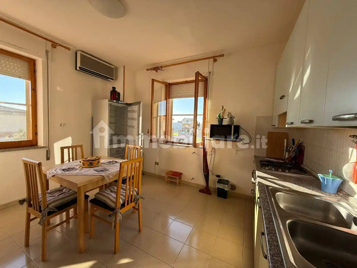 Quadrilocale via Niccolò Copernico, Centro, Santa Giusta - foto 2