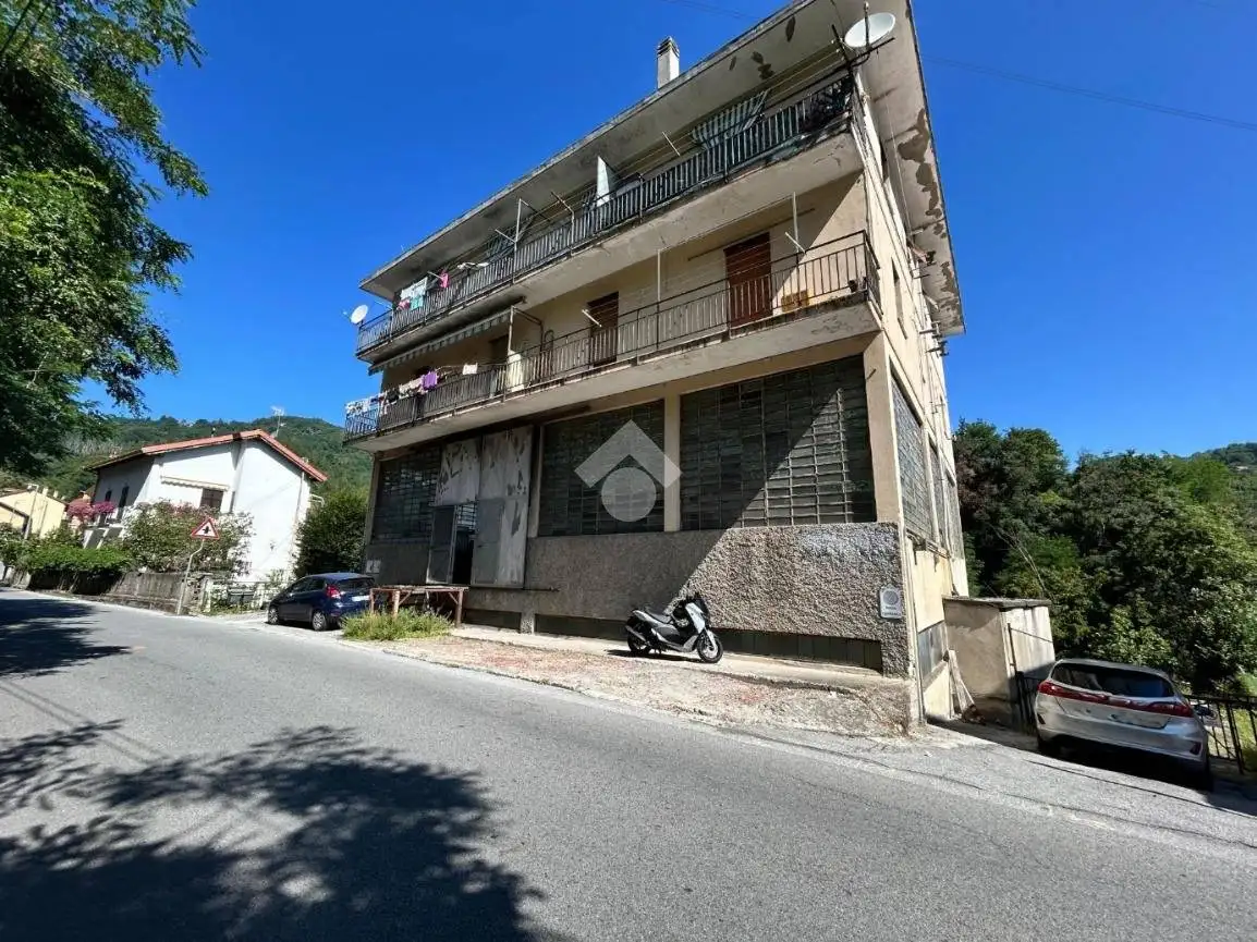 Palazzo - Edificio in vendita a Ceranesi