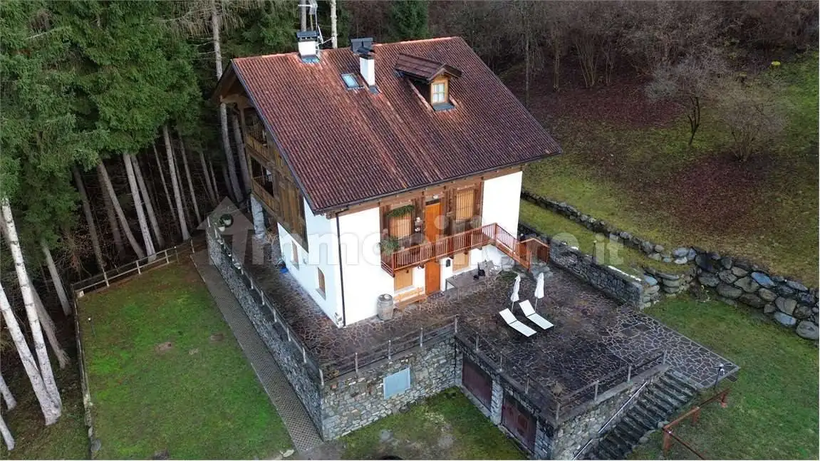 Appartamento in vendita a Commezzadura