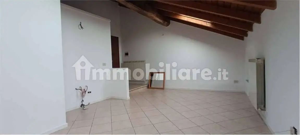 Appartamento in vendita a Dolzago