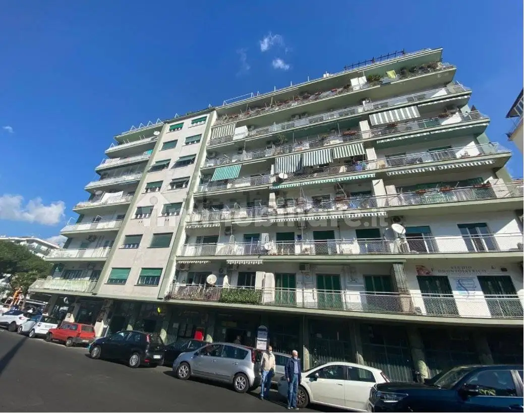 Appartamento in vendita a Napoli