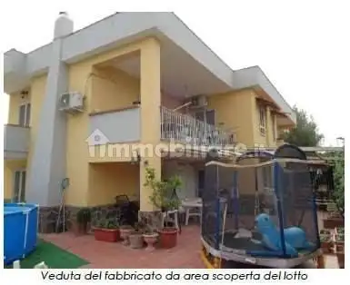 Casa indipendente in asta a Pozzuoli