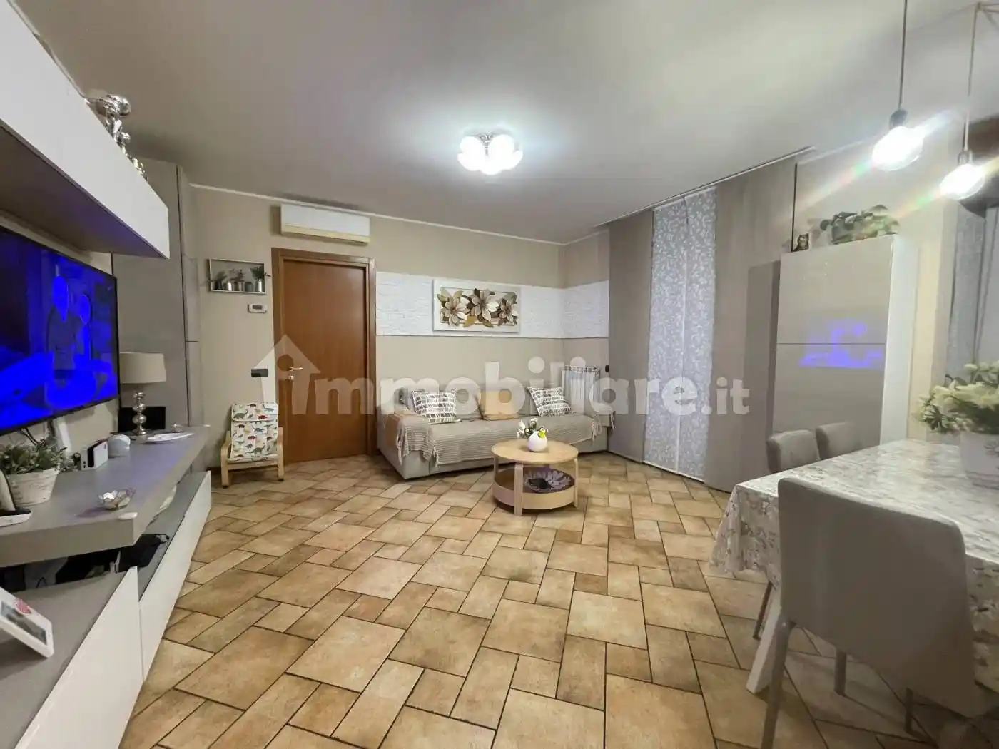 Trilocale via Salvatore Quasimodo 260, Centro, Caronno Pertusella - foto 4