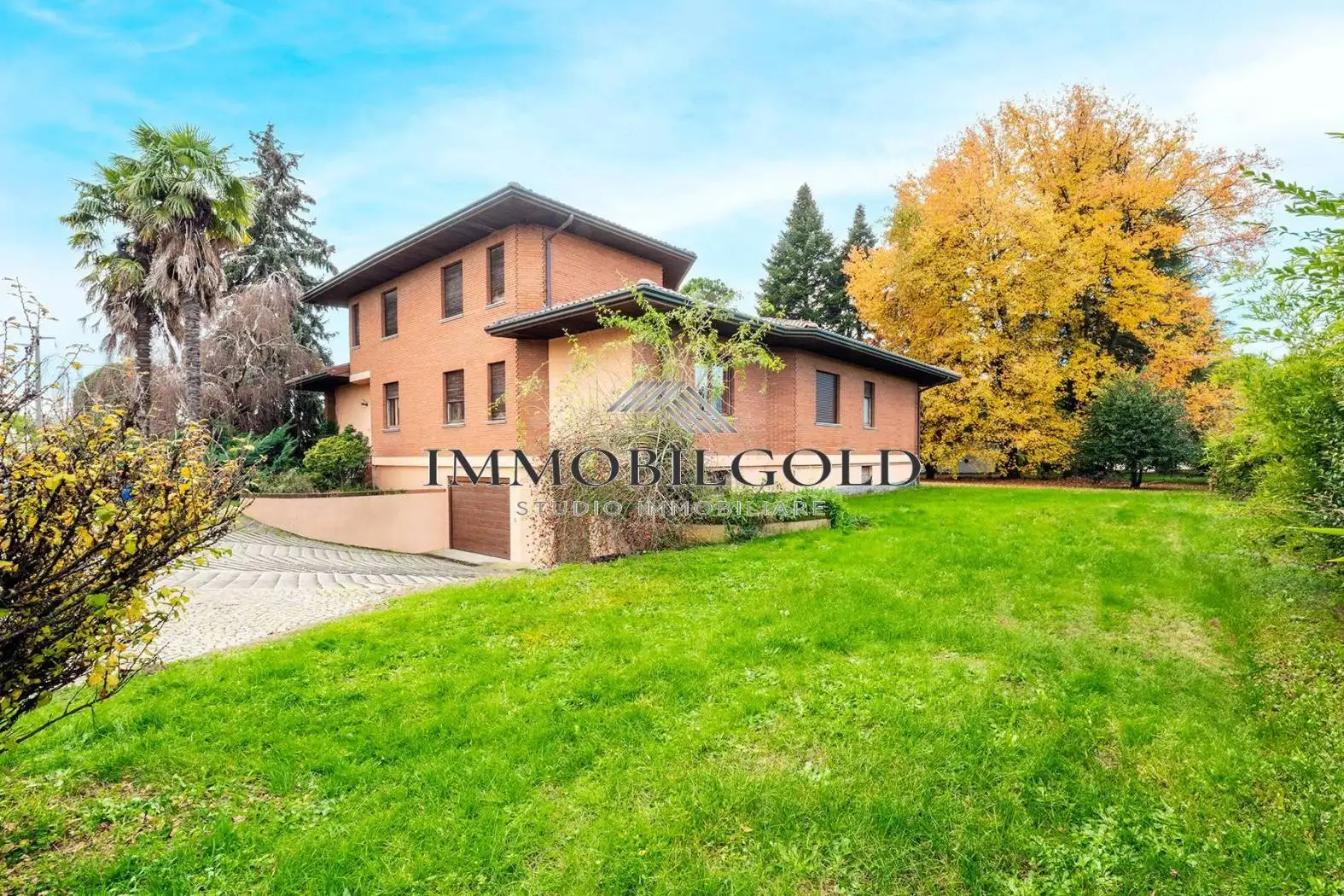 Villa in vendita a Varallo Pombia