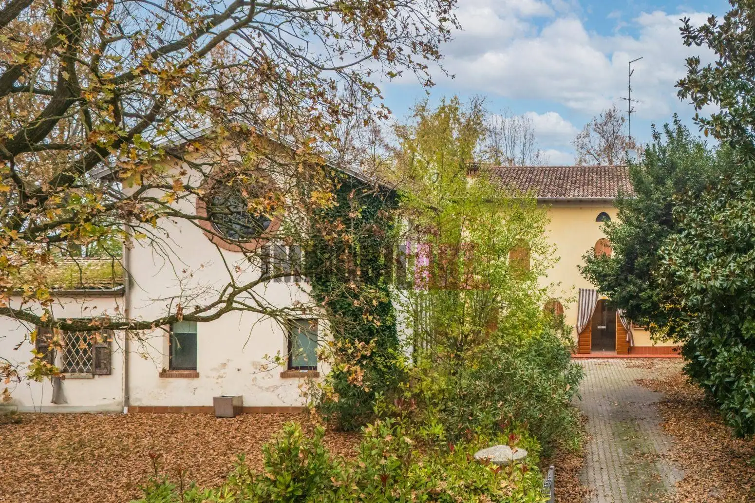 Villa in vendita a Campagnola Emilia