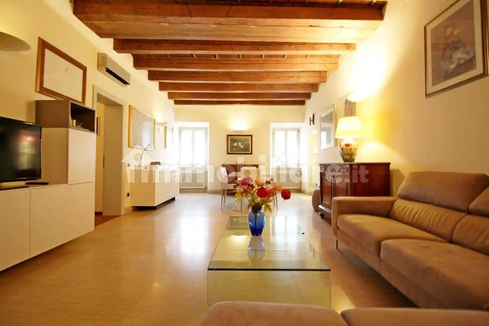 Trilocale via San Pietro Incarnario 2, Centro Storico, Verona - foto 2