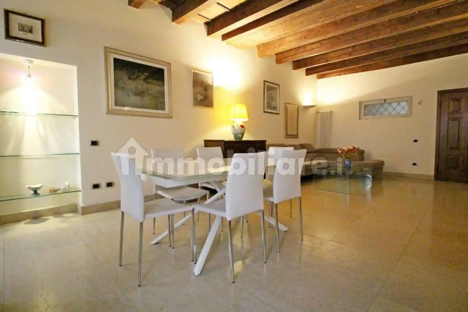 Trilocale via San Pietro Incarnario 2, Centro Storico, Verona - foto 5