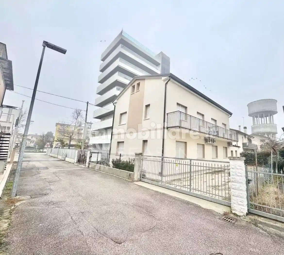 Trilocale ottimo stato, primo piano, Lido Centro Ovest, Jesolo - foto 2