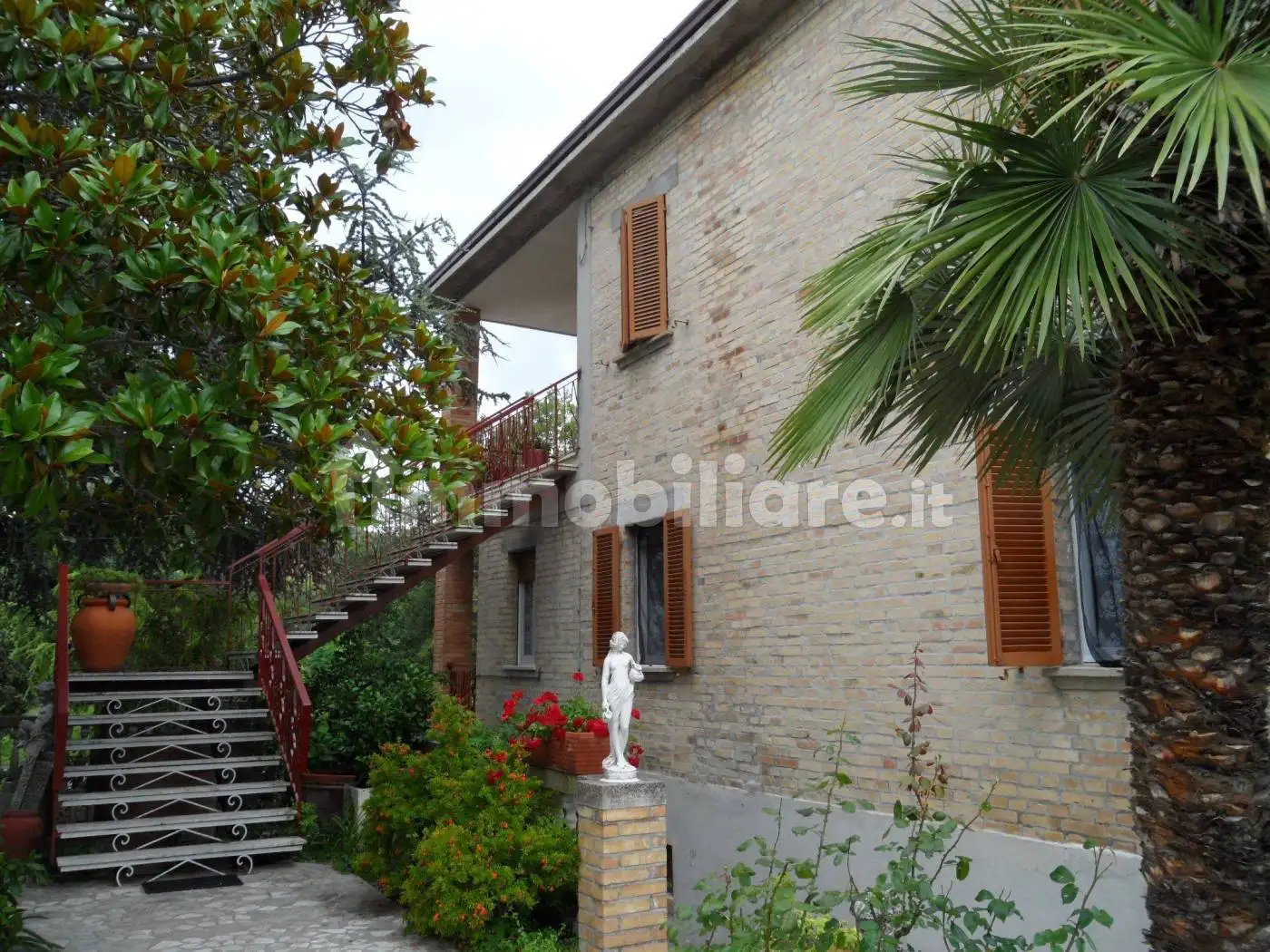 Villa in vendita a Montalto delle Marche