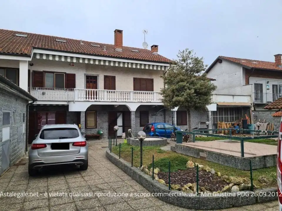 Casa indipendente in asta a Carignano