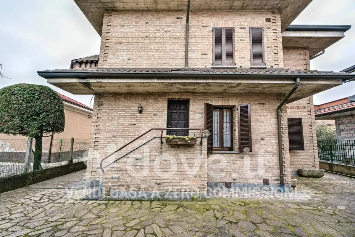 Villa in vendita a Desio
