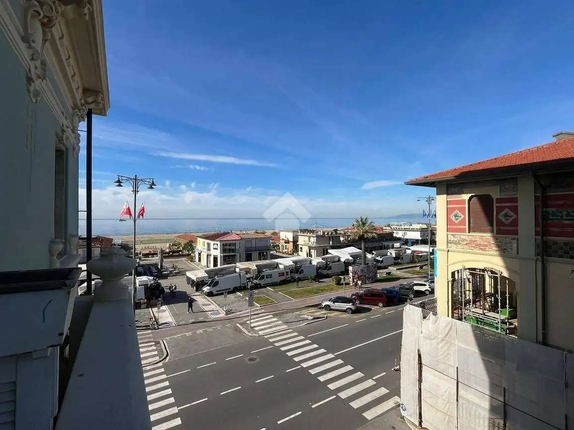 Appartamento in vendita a Viareggio