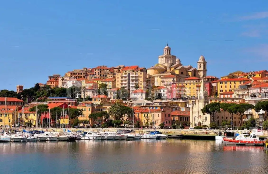 Appartamento in vendita a Imperia