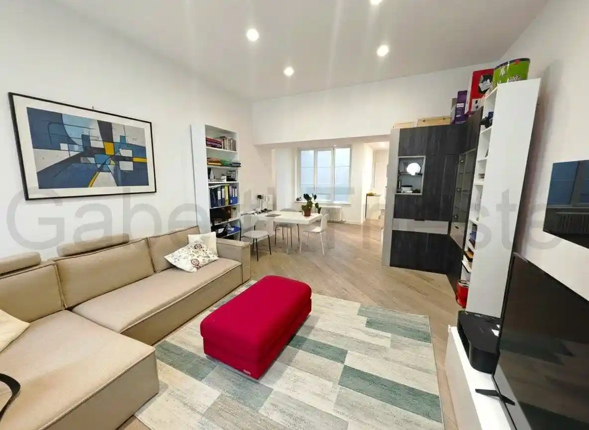 Trilocale ottimo stato, secondo piano, Borgo Teresiano, Trieste - foto 4