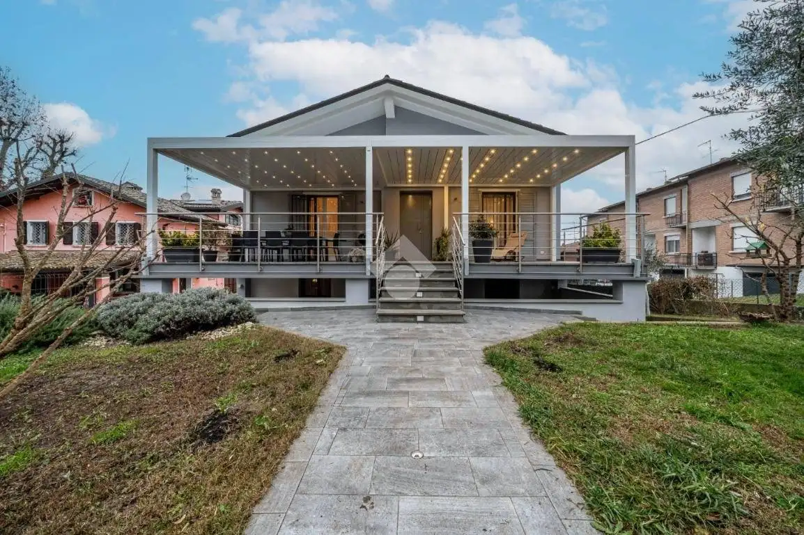 Villa in vendita a Quattro Castella