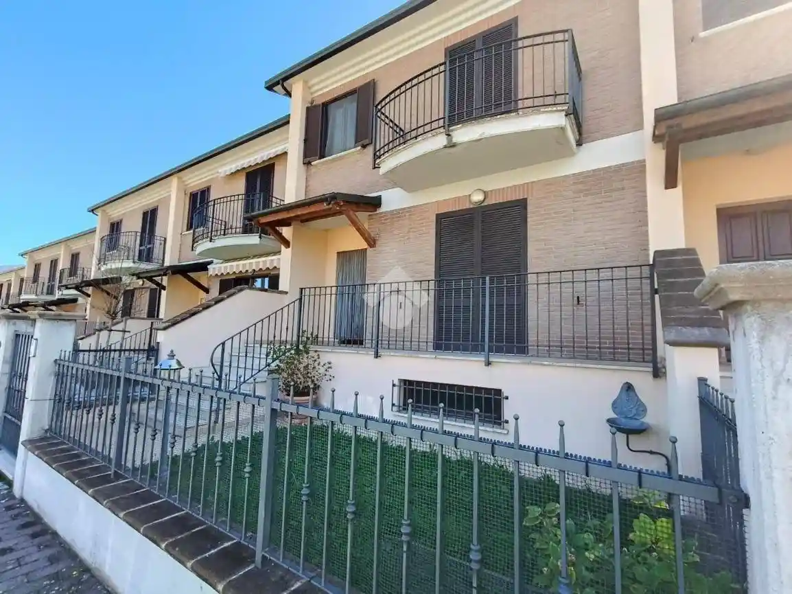 Villetta a schiera - foto 2