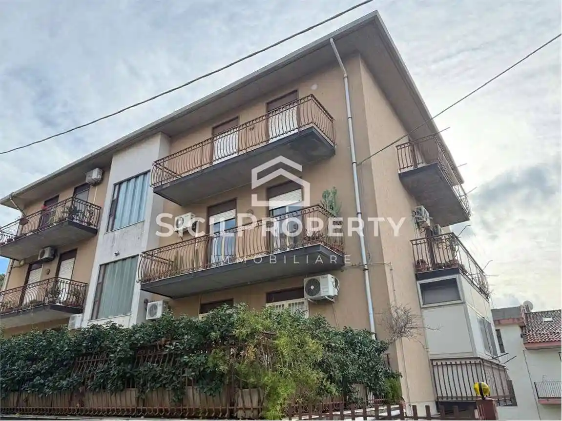 Trilocale via Genova , 48, Centro, Aci Castello - foto 2