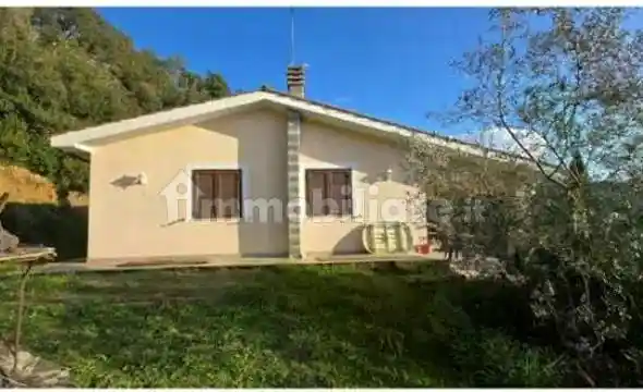 Appartamento in vendita a Scansano