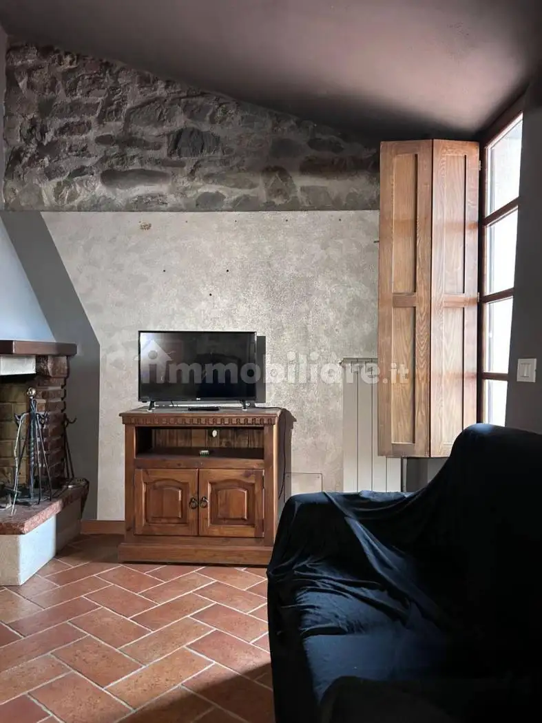 Casa indipendente in affitto a Aulla