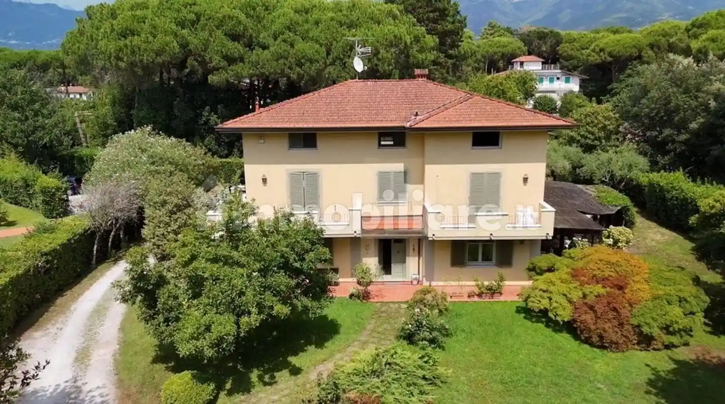 Villa unifamiliare via Peri di Levante,  1, Ronchi - Poveromo, Massa - foto 2