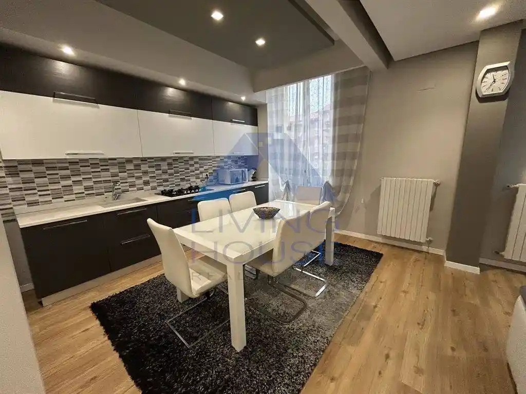 Trilocale via Carlo Ferrario 8, Centro, Besana in Brianza - foto 3