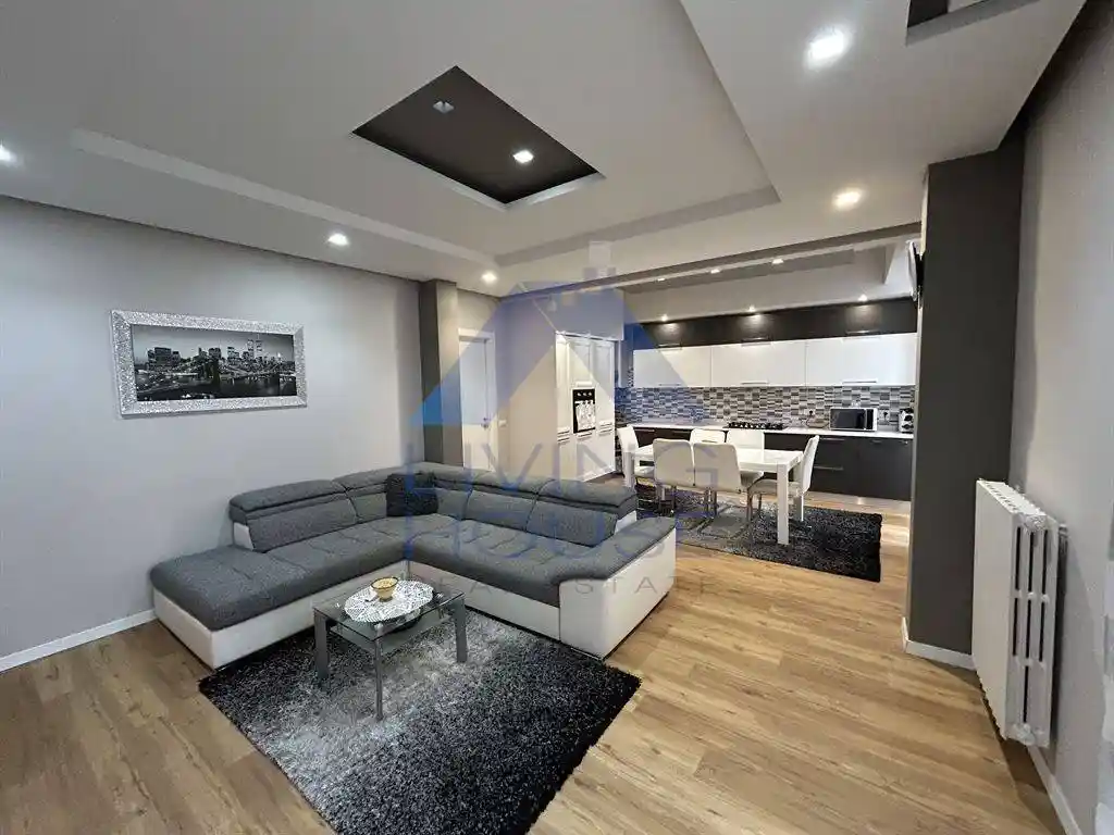 Trilocale via Carlo Ferrario 8, Centro, Besana in Brianza - foto 4