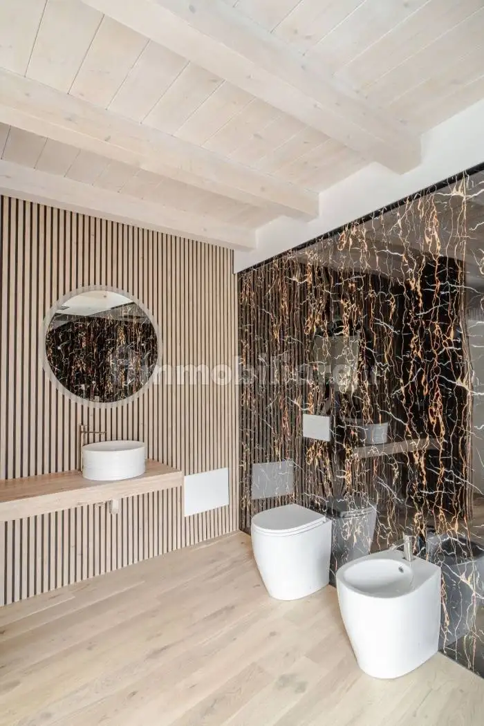 Rustico - Casale in vendita a Verona