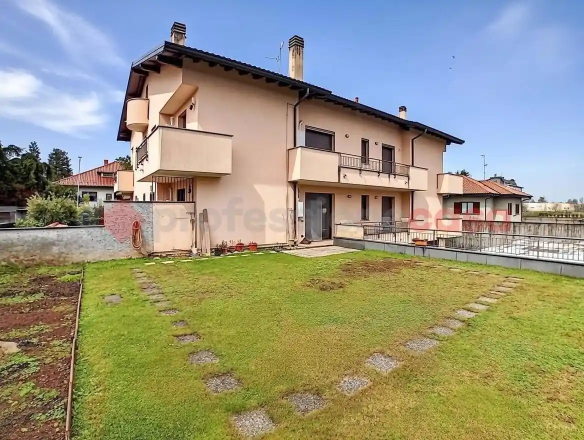 Trilocale via Ippolito Nievo, 14, San Lorenzo, Parabiago - foto 2