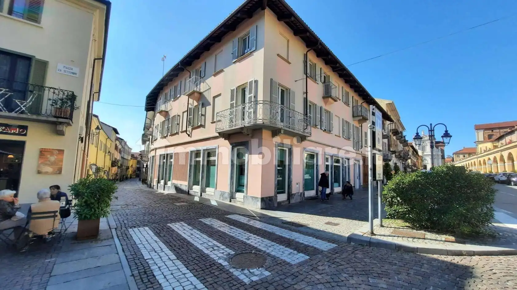 Palazzo - Edificio in vendita a Bra