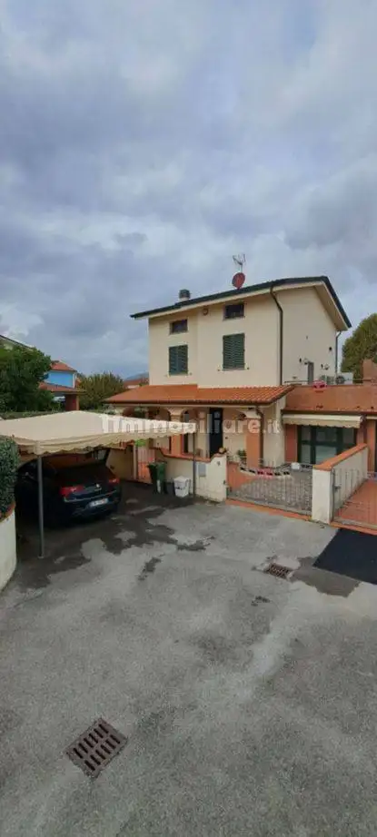 Villa in vendita a Lucca