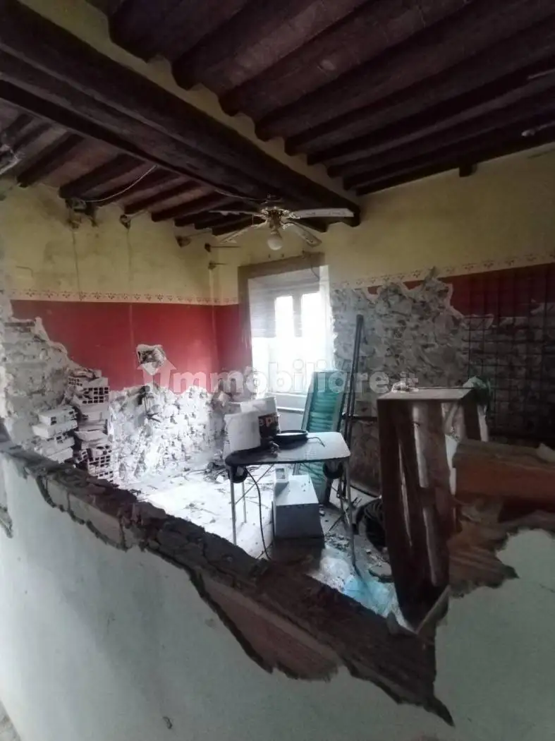 Casa indipendente in vendita a Massa