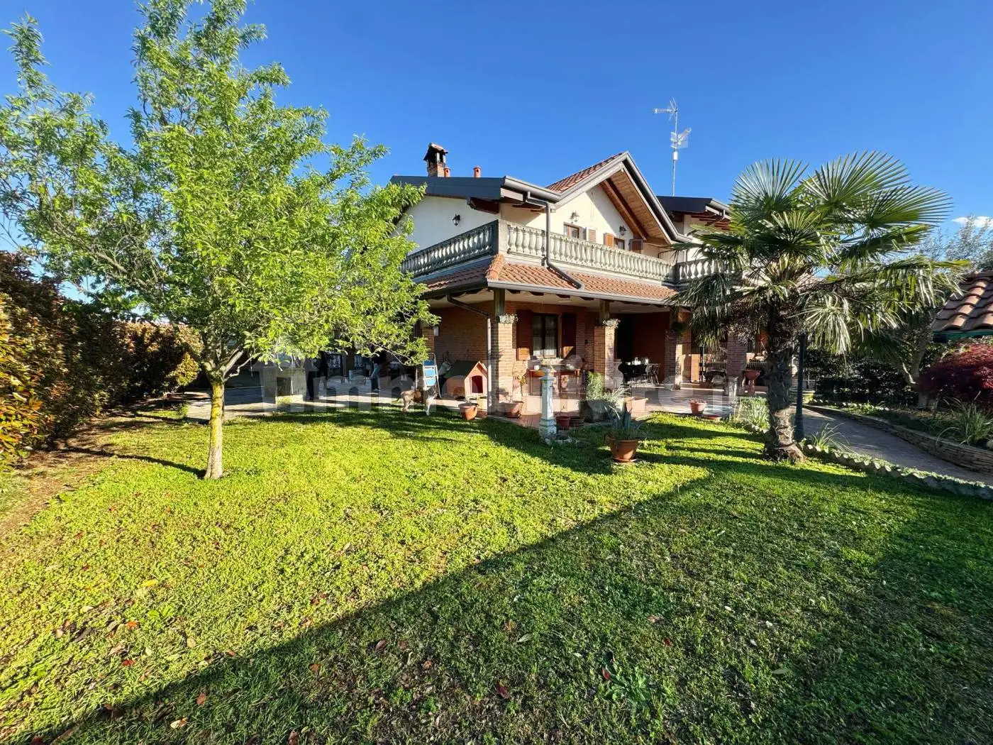 Villa in vendita a Locate Varesino