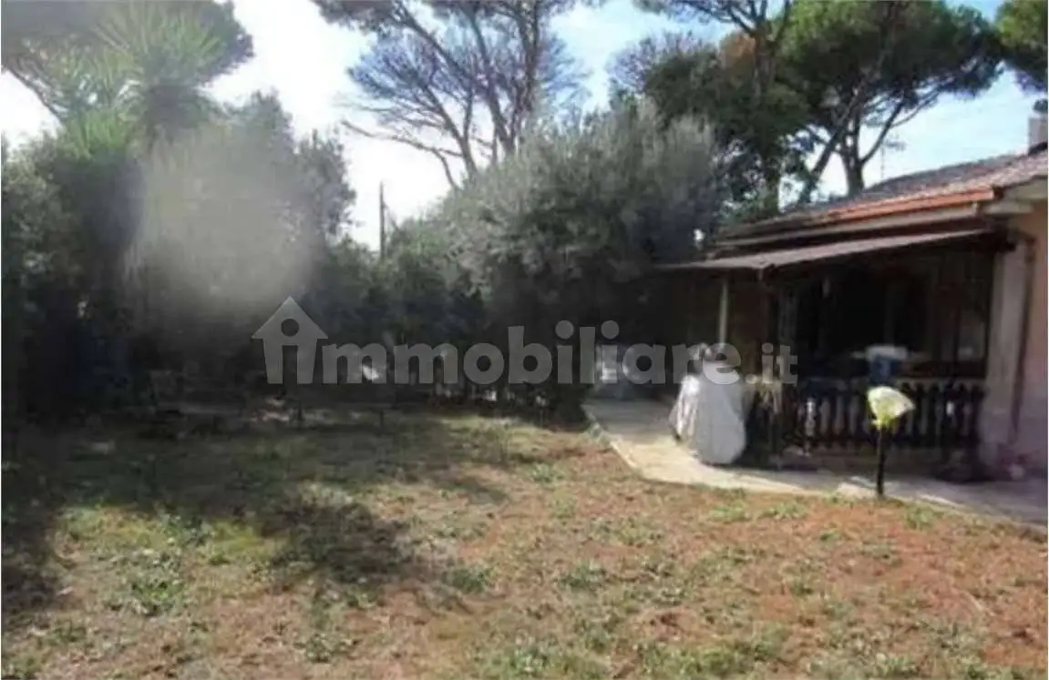 Casa indipendente in asta a Roma