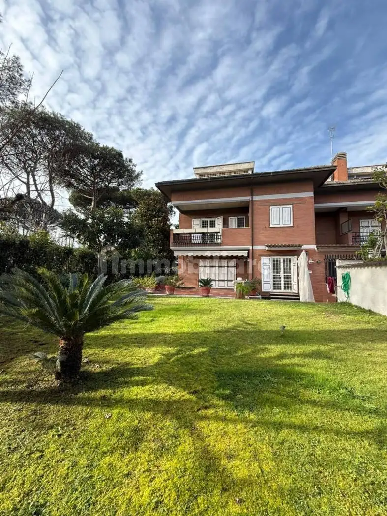 Villa in vendita a Roma