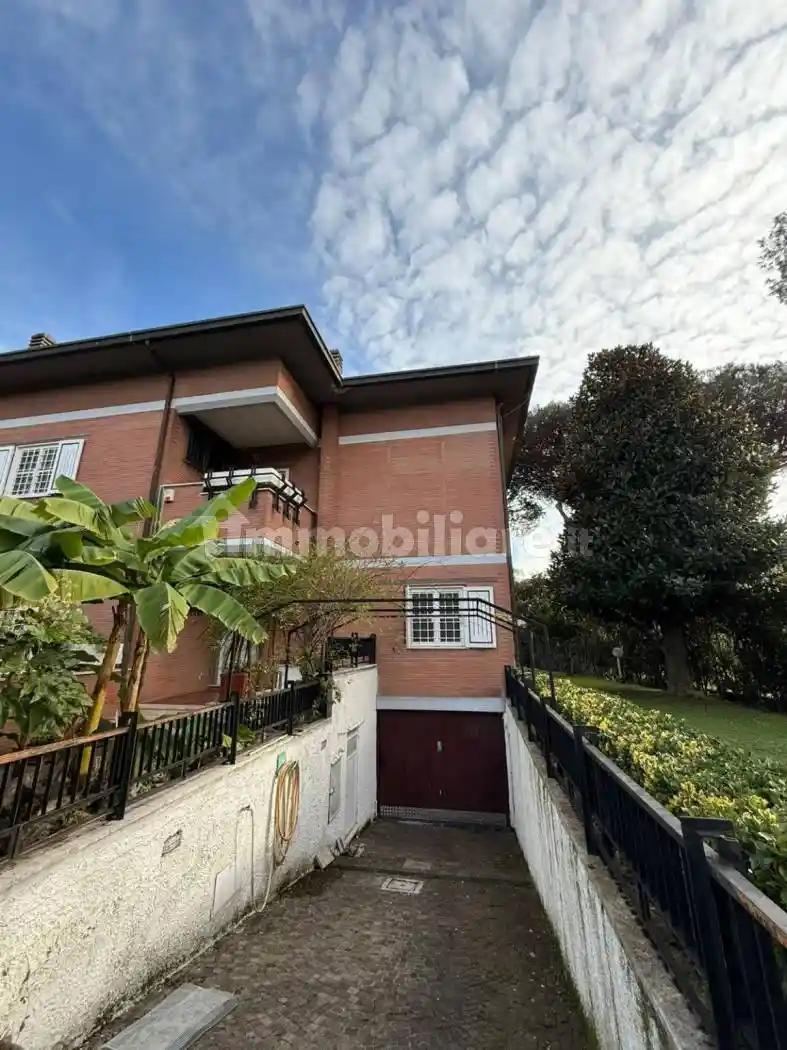 Villa plurifamiliare via Parmenisco, Casal Palocco, Roma - foto 4