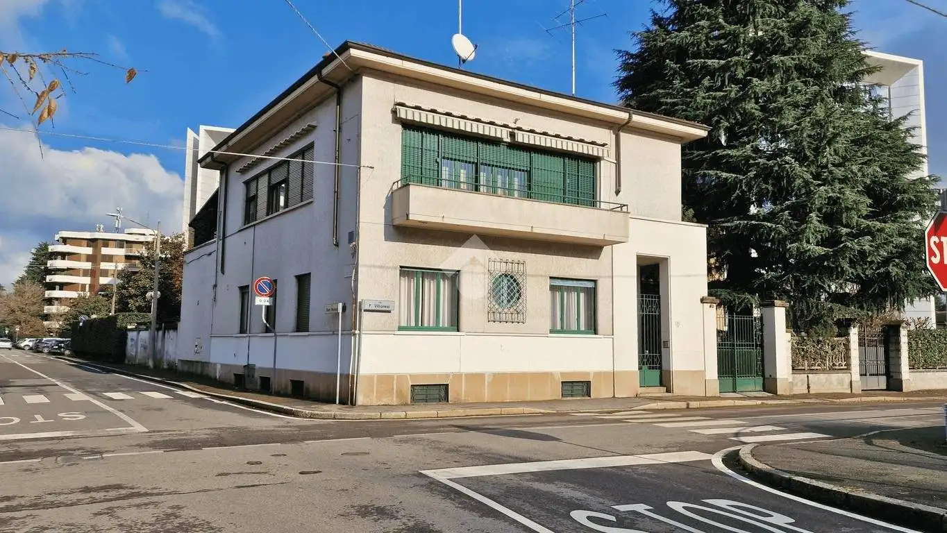 Villa in vendita a Gallarate