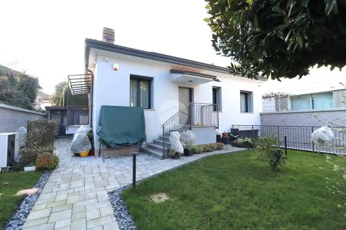 Villa unifamiliare via Minotti 14, Centro, Rho - foto 2