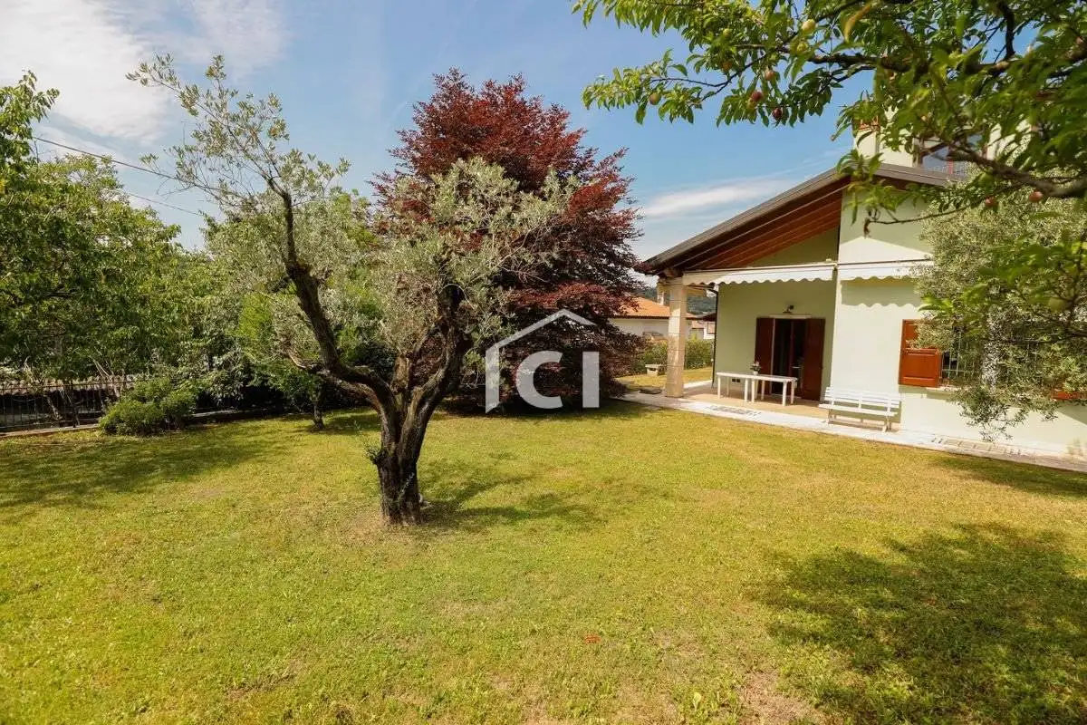 Villa in vendita a Pescantina